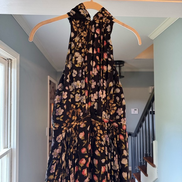 Monique Lhuillier Cross Front Halter Neck Floral Pleated Gown - Picture 4 of 7